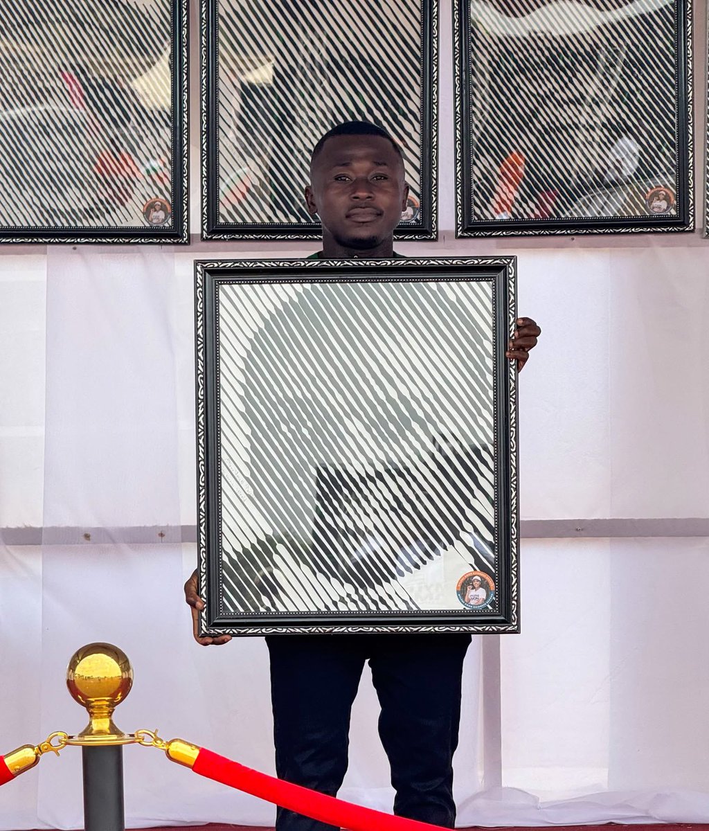 J'ai été profondément touché par la grâce avec laquelle le Saint-Esprit s'exprime à travers les portraits de ma fille, Mylène Amon. Ses tableaux sont tout simplement magnifiques. Je vous invite à venir la soutenir dans le défi qu'elle relève au Stade de la BAE de Yopougon,