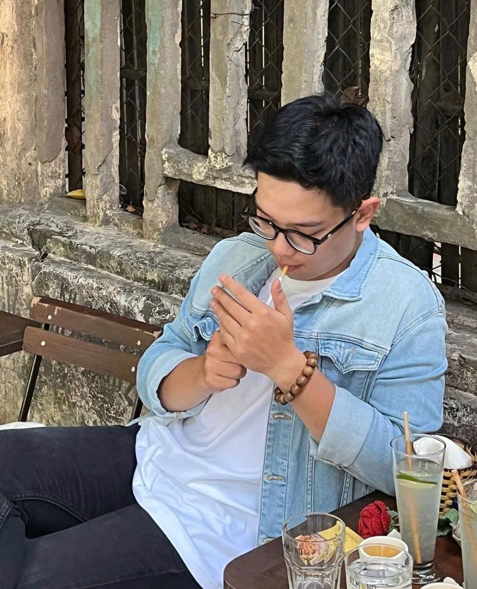 twgayxxx's tweet photo. Bạn tui dễ dụ quá, không ngờ cu to vậy luôn á :D https://t.co/8yTHAaJEQu