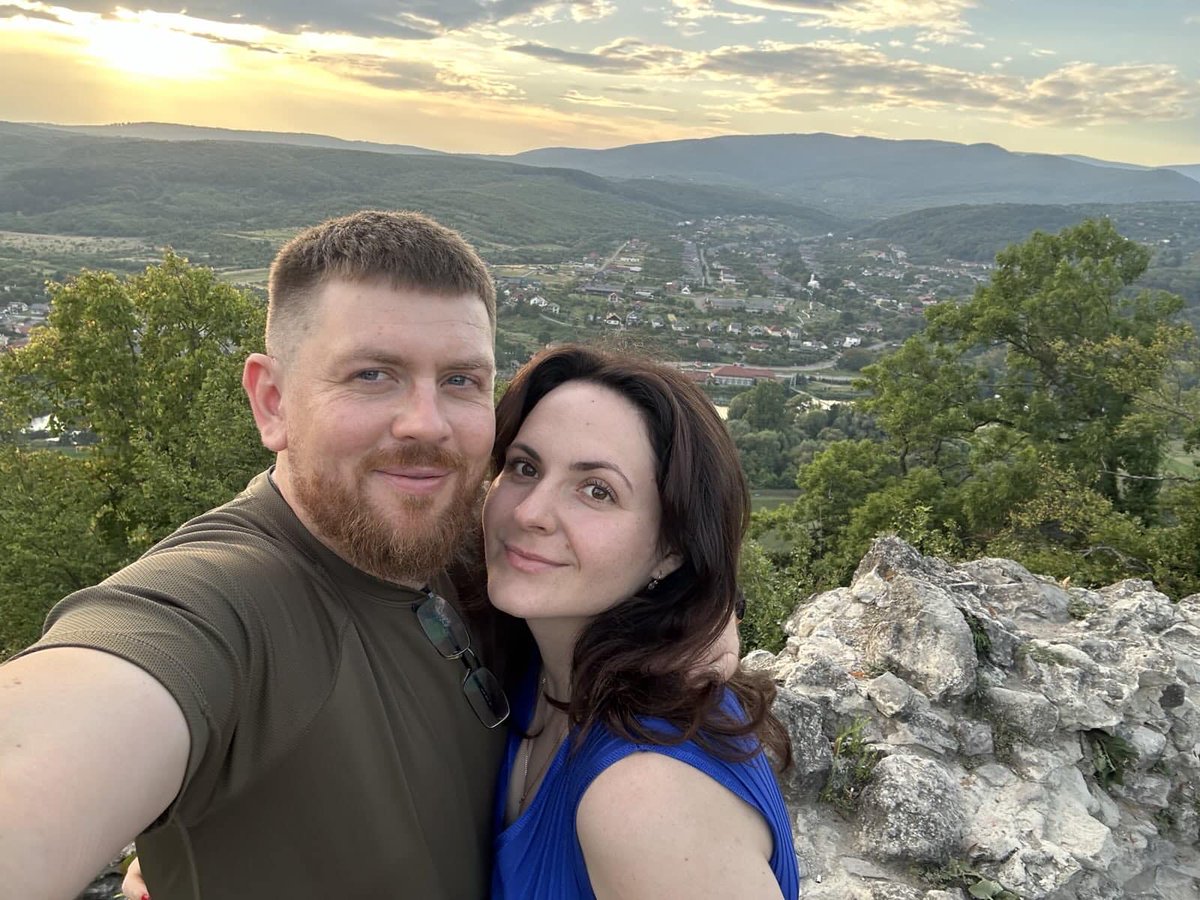MerryAngryBird's tweet photo. Друзі. Це мій потенційний partner-in-crime Саня
І його дружина Марина.
Саня пішов у військо з першого дня повномасштабки.
А у Марини нещодавно виявили гострий мієлобластний лейкоз
Це виліковна хрінь. Але потрібні гроші
Закиньте плз на лікування 200 грн
https://t.co/u1Zl1NcXyu
⬇️ https://t.co/s0armF96zI