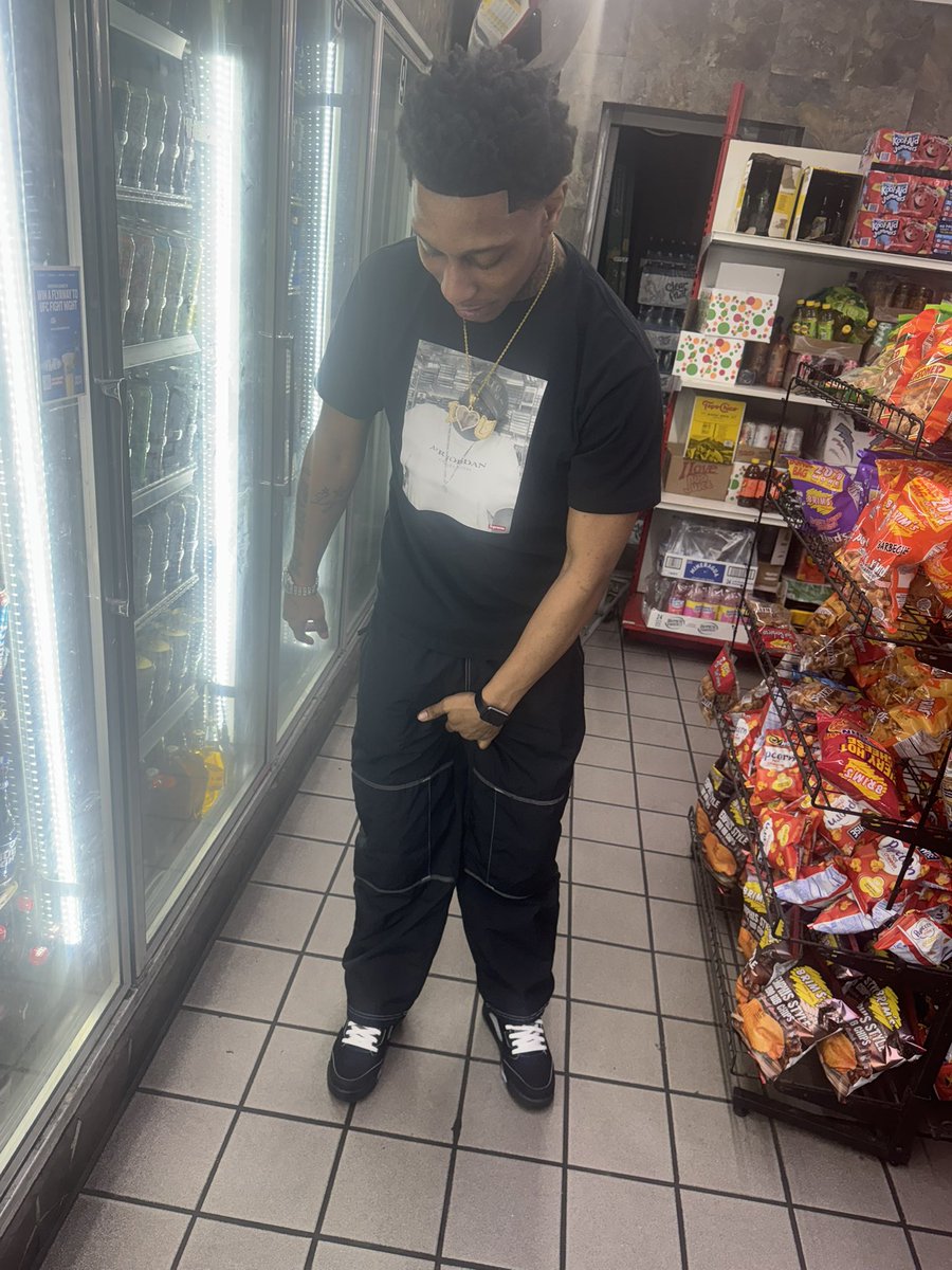 MobMarcusJG's tweet photo. Everyday I Thank God That He Made Me Different 
Had To Pay A Lil Extra Cause They Made Em Different🏚️ #JGxBDG #SUPREMExNIKE #RT https://t.co/ioXaM1ZU4W