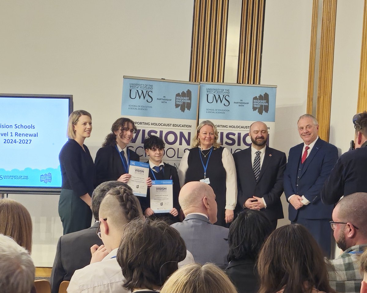 Vision Schools tweet media