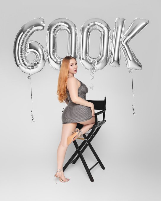 2 pic. thank you for believing in me!!! i love you all so much ??? I wouldnt be here without yall support