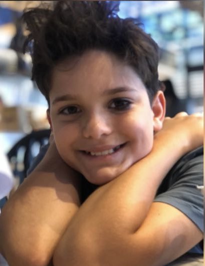 Mattia Ahmet Minguzzi
nasıl söylenir bilemiyorum; ne olduğunu anlamadan bu dünyadan talihsizce ayrıldı. Benim yüreğim, yedi kat yabancı birisi olarak kanıyor. Anneyi babayı aileyi düşünemiyorum bile. Başsağlığı dilemek bile utandırıyor beni.
Güle güle güzel çocuk.
#SonDakika 🪽