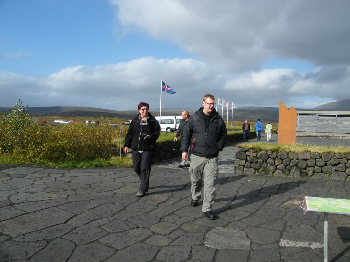 S_tage's tweet photo. Completely random, but I found a microSD in my couch, and it looks like it was there long before I owned it.
On it, a day’s worth of gorgeous landscape images in Iceland, Sept 2014. I’d love to be able to find the photog, please RT (or whatever else would help) https://t.co/sJ9Ky58ua1