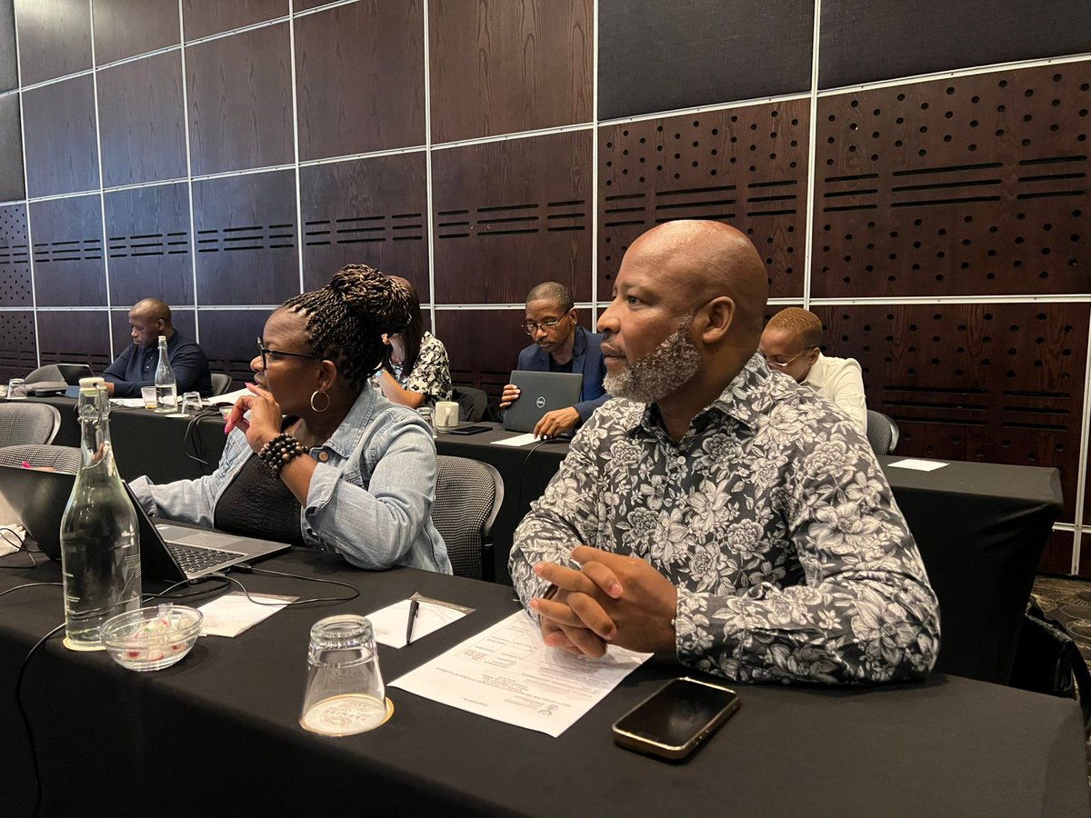 the_hda's tweet image. 📅 7 Feb 2025

The Dept. of Human Settlements hosted an induction for new &amp;amp; returning board members of Human Settlements Entities.

DG Dr. A. Moemi provided key insights to drive sustainable housing development in SA.

#HDAAtWork #HousingTheNation