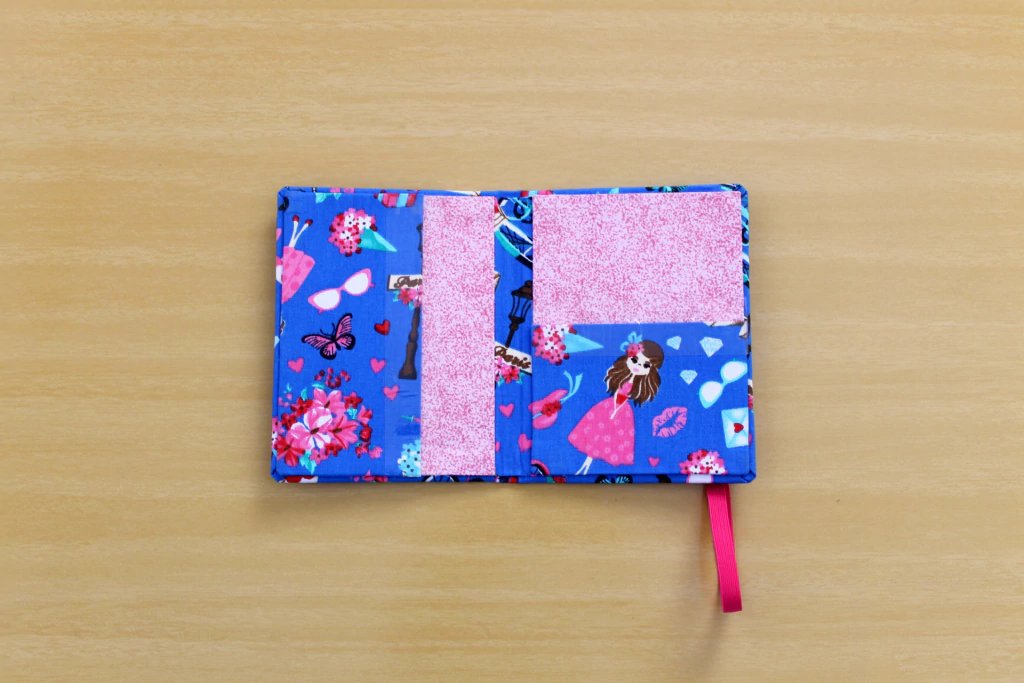 BellaMiaAtelie's tweet image. #PresentesCriativos✨
▪️ 𝙿𝚛𝚘𝚗𝚝𝚊 𝙴𝚗𝚝𝚛𝚎𝚐𝚊 ▪️ 𝙿𝚛𝚘𝚍𝚞𝚝𝚘 𝙴𝚡𝚌𝚕𝚞𝚜𝚒𝚟𝚘
Acessório para levar tudo que você precisa! 💳🪪
𝐏𝐨𝐫𝐭𝐚 𝐃𝐨𝐜𝐮𝐦𝐞𝐧𝐭𝐨𝐬 '𝐌𝐞𝐧𝐢𝐧𝐚 𝐄𝐦 𝐏𝐚𝐫𝐢𝐬' 💜
bellamiaatelie.com.br/produtos/porta…
#portadocumentos #carteira #feitoàmão #feitocomamor