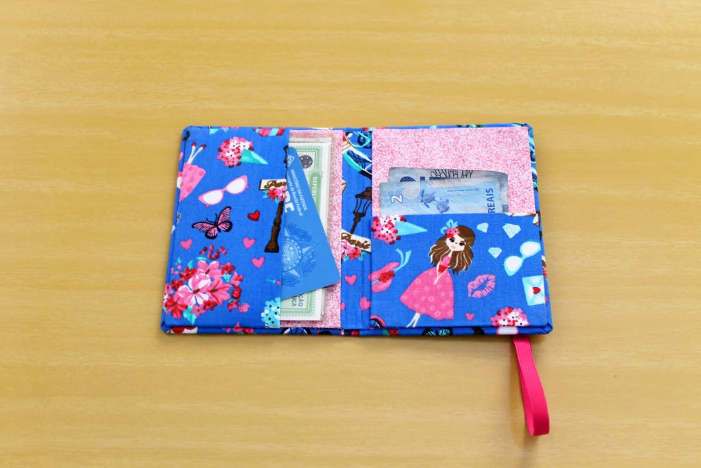 BellaMiaAtelie's tweet image. #PresentesCriativos✨
▪️ 𝙿𝚛𝚘𝚗𝚝𝚊 𝙴𝚗𝚝𝚛𝚎𝚐𝚊 ▪️ 𝙿𝚛𝚘𝚍𝚞𝚝𝚘 𝙴𝚡𝚌𝚕𝚞𝚜𝚒𝚟𝚘
Acessório para levar tudo que você precisa! 💳🪪
𝐏𝐨𝐫𝐭𝐚 𝐃𝐨𝐜𝐮𝐦𝐞𝐧𝐭𝐨𝐬 '𝐌𝐞𝐧𝐢𝐧𝐚 𝐄𝐦 𝐏𝐚𝐫𝐢𝐬' 💜
bellamiaatelie.com.br/produtos/porta…
#portadocumentos #carteira #feitoàmão #feitocomamor