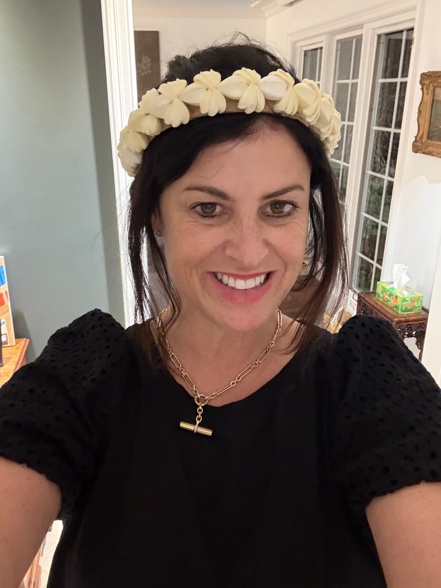 AlexSlaterBooks's tweet image. Okay, three full requests for my romcom in under a week. Two declined, but with very nice responses. Here's hoping for the third. 🤭🙏🤞 Like, SOMETHING. has to happen already, no? #amquerying #WritingCommunity #publishing #books