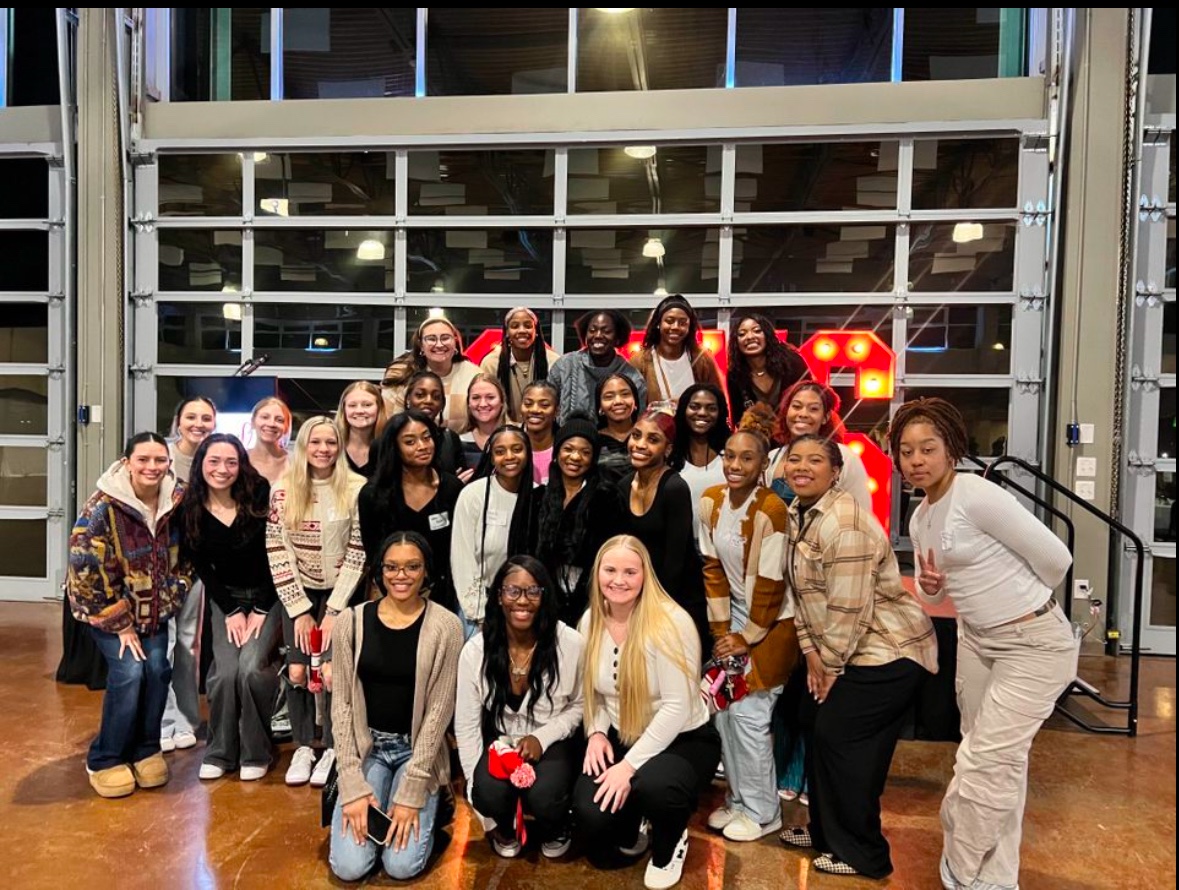 𝗟𝗲𝗮𝗱𝗛𝗘𝗥‼️🎩

Our team enjoyed the LeadHer dinner last night!

#APTF | #LetsGoPeay