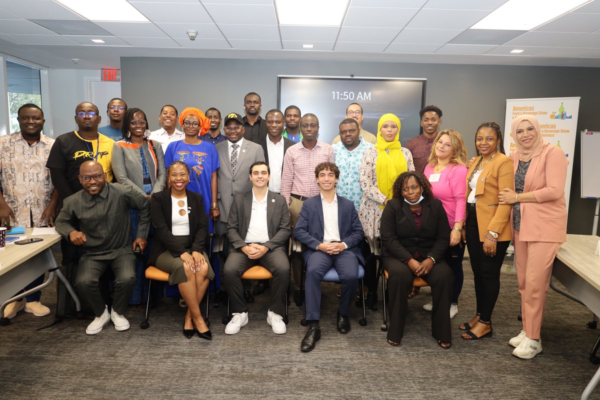 GlobalTiesMiami's tweet photo. Roberto Carmona, President of the @miamidadedsga , and Maurits Acosta, founder of @virtutem_populo , shared their inspiring leadership journeys with our international visitors. Their commitment to youth empowerment and civic engagement is truly impactful! https://t.co/wFcBoKsVao