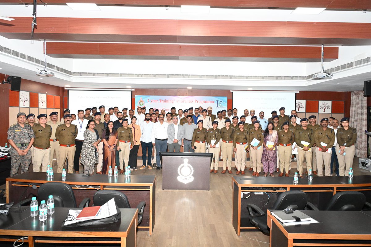 I4C, MHA team trained 120+ Cyber Police Officials at PHQ, #Raipur from all districts of #Chhatisgarh under its Two Days “State Connect“ program.

#I4C #StateConnect #Tech #Legal #छत्तीसगढ़ #AapkaCyberDost