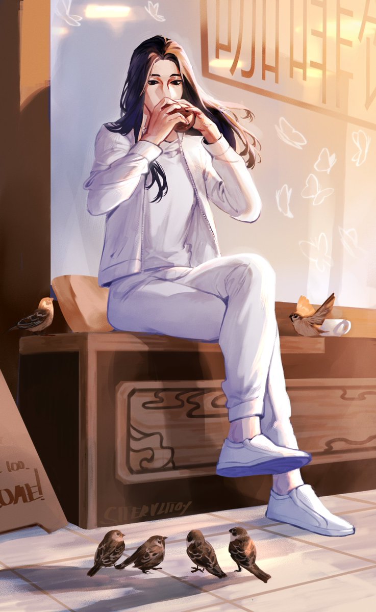 "A beauty playing xun on the streets of Yuyang. Not magic, hundreds of birds saluting the phoenix."
#liehuojiaochou #烈火浇愁