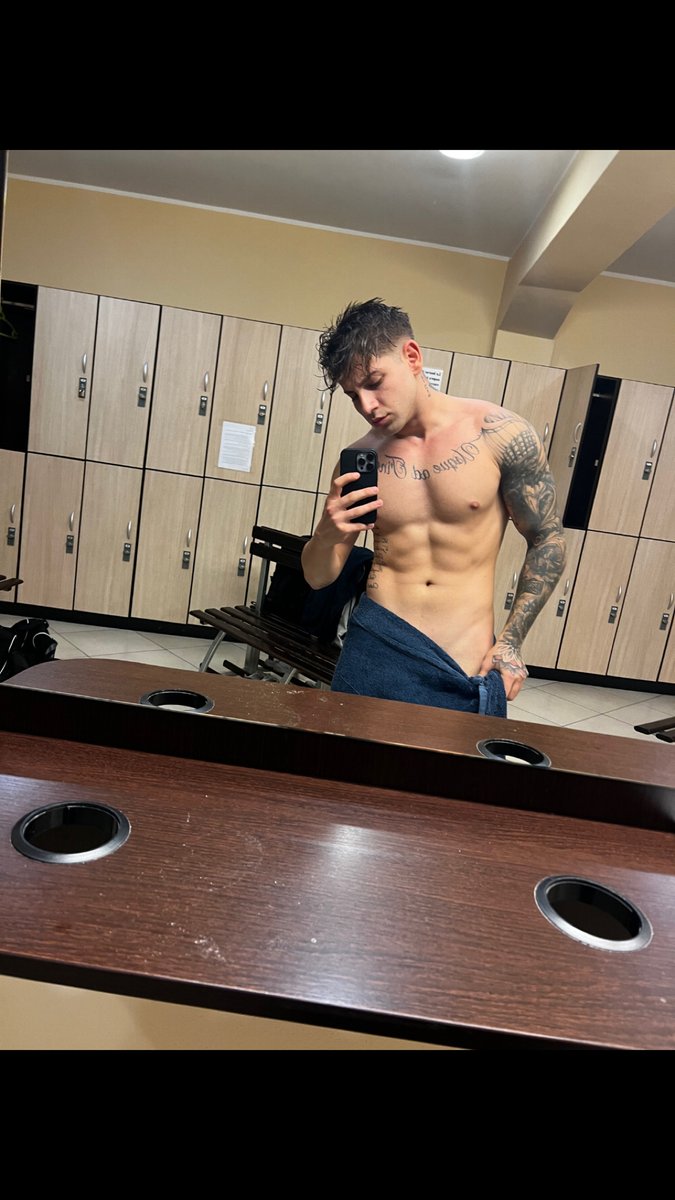 J_bezzxxx's tweet photo. What would you do if you saw me alone in the locker room? 😏 Think you can handle some wild fun?💦
Apply in comment https://t.co/IPnVrs8fGJ