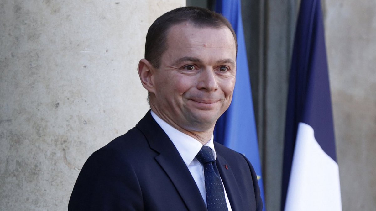 CerfiaFR's tweet photo. 🇫🇷 FLASH | L’ancien ministre du Travail Olivier Dussopt, artisan de la réforme des retraites, est CONDAMNÉ en appel pour avoir favorisé une société dans l’attribution d’un marché quand il était maire. https://t.co/RlEc8VW3wD