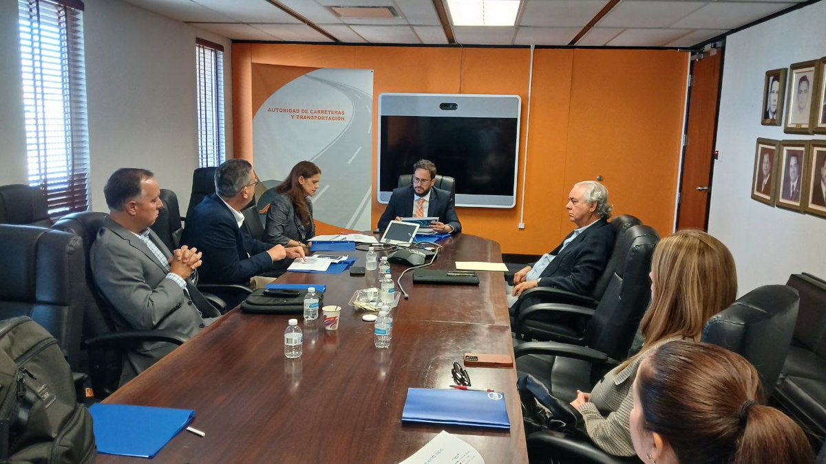 DTOP (@dtop) on Twitter photo El Secretario de DTOP se reunió con directivos del Grupo Unido de Importadores de Automóviles de Puerto Rico para discutir asuntos que relacionados con la industria automotríz de la isla
<a href="/lafortalezadepr/">La Fortaleza</a>
<a href="/actprgov/">Autoridad de Carreteras y Transportación (ACT)</a> El Secretario de DTOP se reunió con directivos del Grupo Unido de Importadores de Automóviles de Puerto Rico para discutir asuntos que relacionados con la industria automotríz de la isla
<a href="/lafortalezadepr/">La Fortaleza</a>
<a href="/actprgov/">Autoridad de Carreteras y Transportación (ACT)</a>