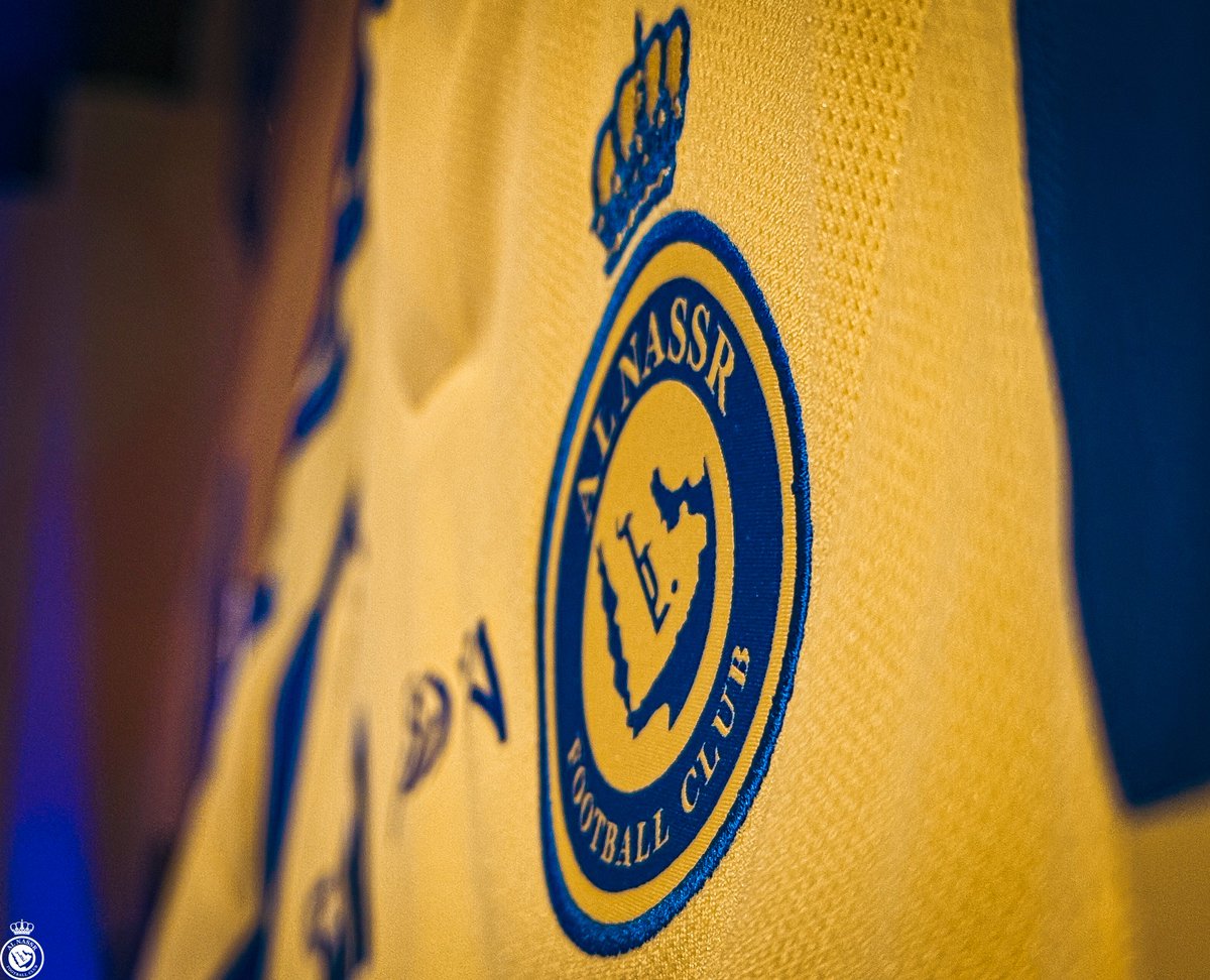 جزيـرةٌ يُفــاخــر النصــراويــون بحملهــا 💛
و تـاجٌ يليـقُ بعظمـة كيانٍ نراهُ كل شيء 👑