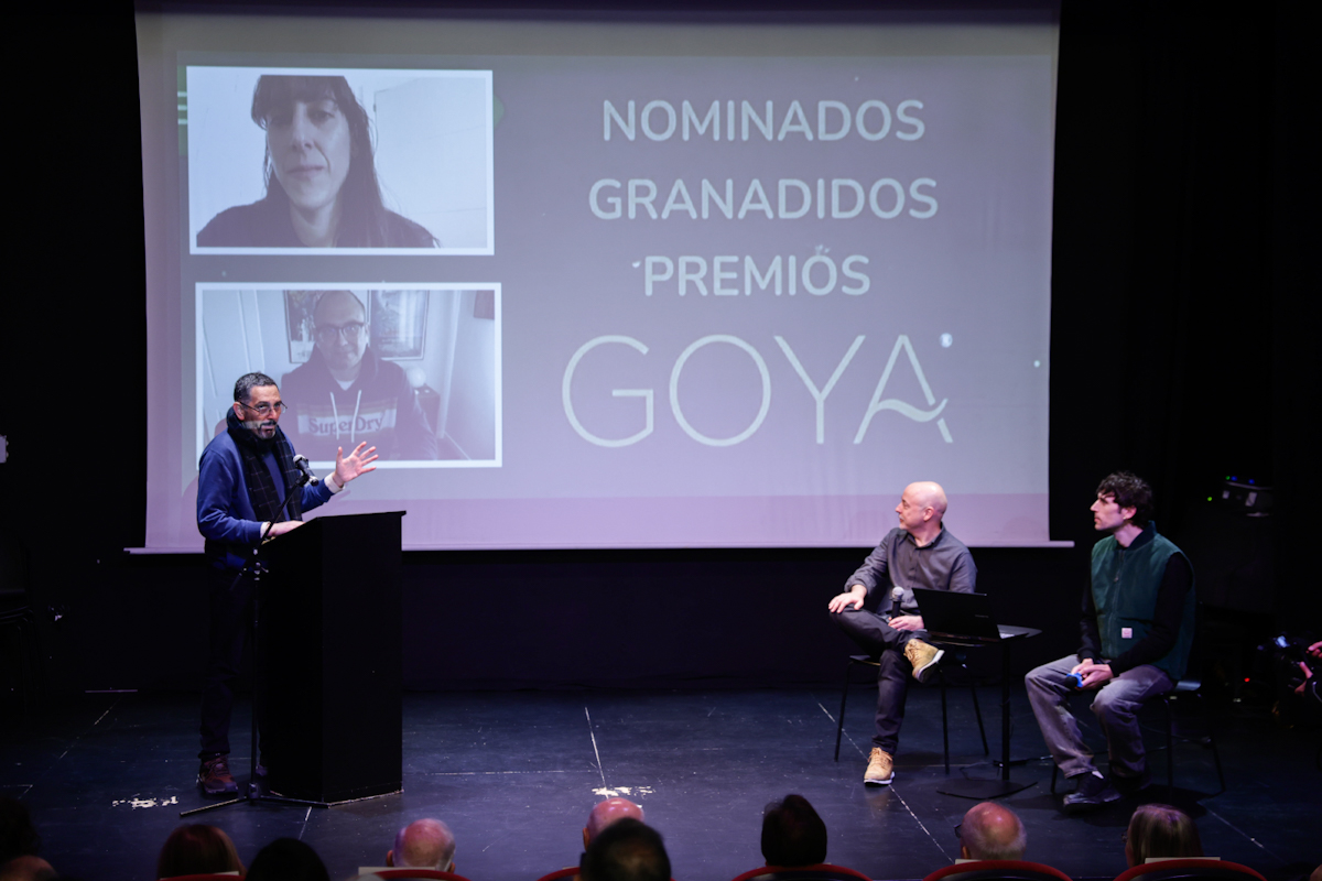 filmingranada's tweet photo. GRACIAS! A los amigos @cristalino__, @Maytecc5, @sergiodelapuent y @cortarporlosano por el esfuerzo y por compartir sus ilusiones con nosotros. A sus familias y amigos. Al público de Condes. Y a los medios de #Granada por su interés. Gran talento granadino en los #Goya2025. 🎬💚 https://t.co/310xwSV7ce