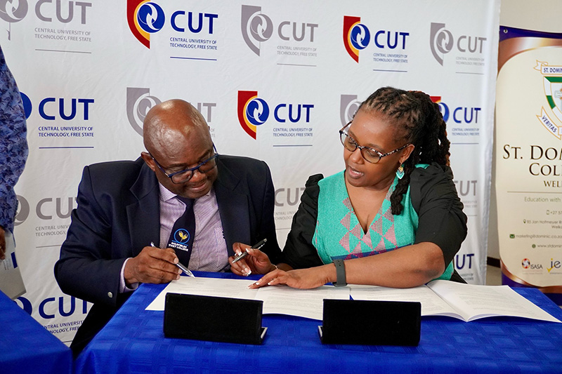 cutfsonline's tweet photo. CUT expands partnerships at Welkom Campus with three Lejweleputswa District educational stakeholders

Read the full article, https://t.co/hl8STSuwqN
#CUTCommunity https://t.co/XXvKat3Al6