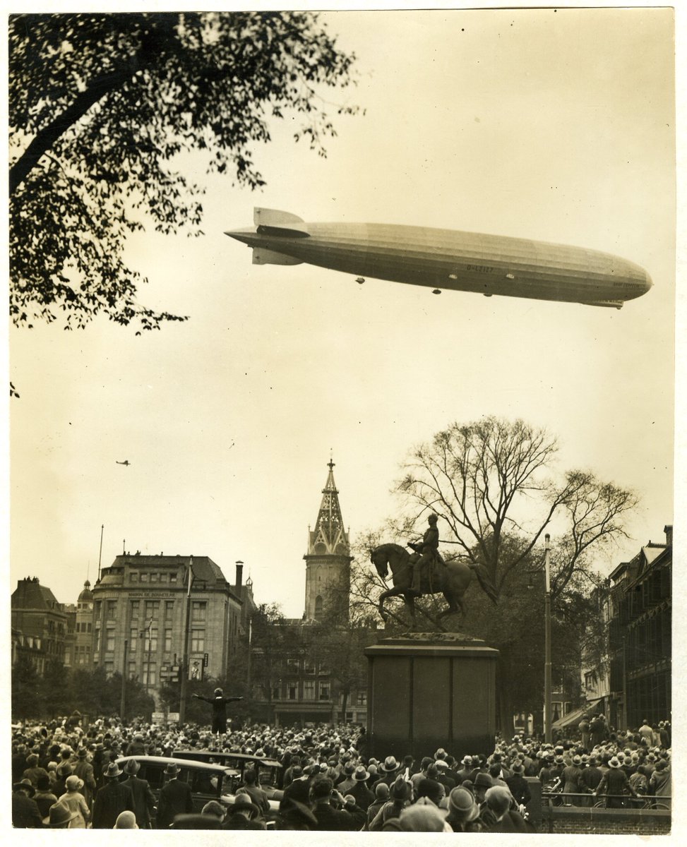 𝗩𝗿𝗶𝗷𝗱𝗮𝗴 𝗞𝘄𝗶𝘀𝗱𝗮𝗴!
Op welke dag 1929 in vloog het grootste luchtschip ter wereld boven Den Haag?

Foto: 1929, maker onbekend

#haagsgemeentearchief #vrijdagkwisdag #denhaag #geschiedenis