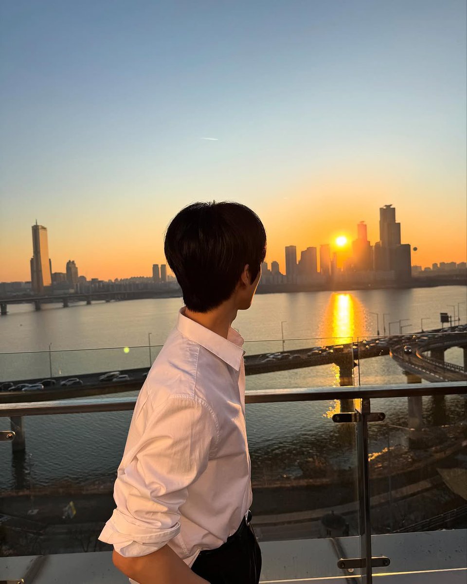 SM_NCT's tweet photo. [OFFICIAL/TRANS] 250205 #JISUNG's Instagram update (1)

"Thank you for wishing me a happy birthdayy ☺️☺️ And thank you so much to everyone who helped me give Czennie a gift on my birthday!! #ItWasCold #Hehe"

#NCT #NCTDREAM
Translated by SM_NCT
https://t.co/wbNhKx1iRV https://t.co/taLcKMSCWR