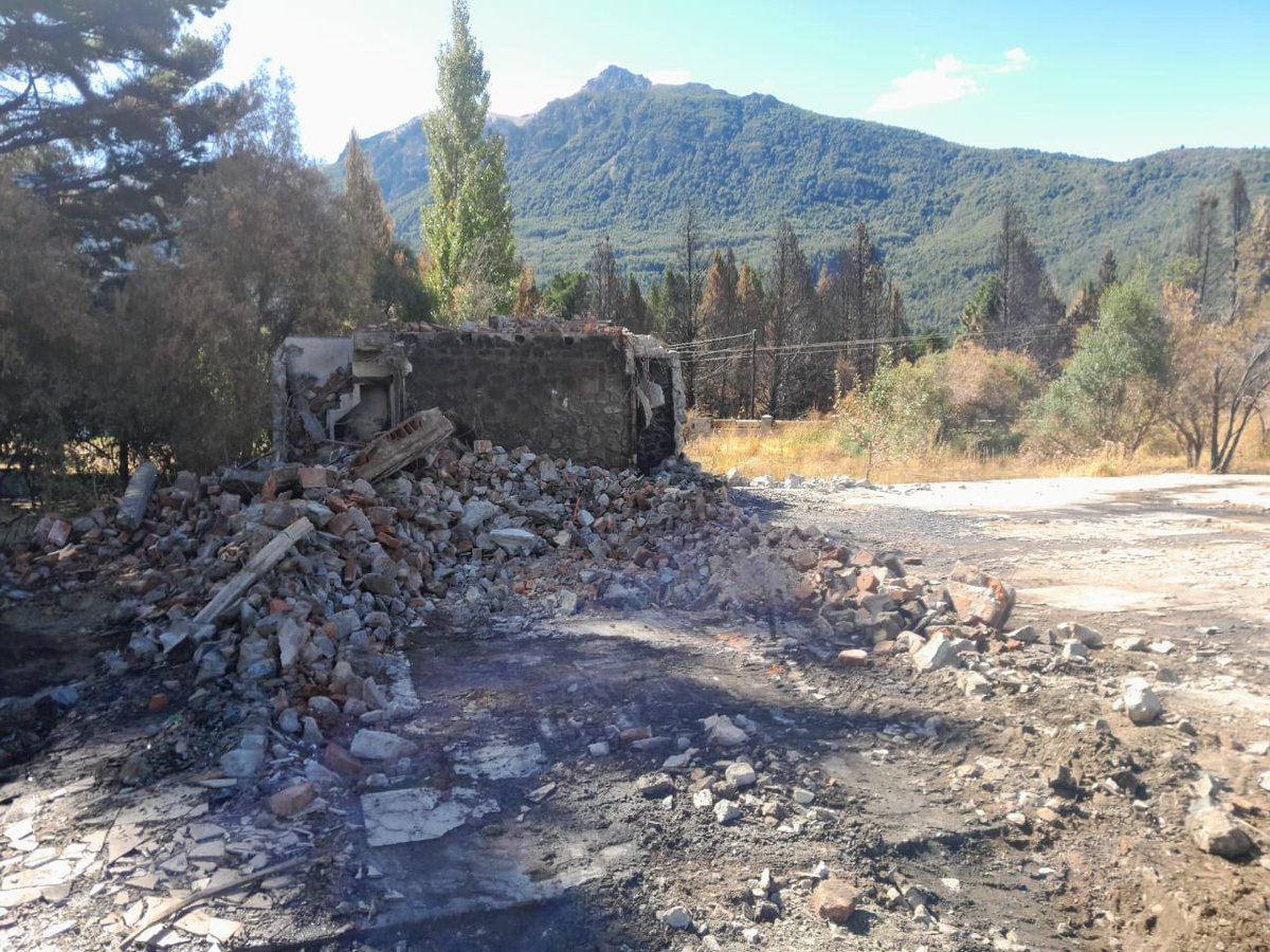 EPUYEN: <a href="/gobiernochubut/">Gobierno del Chubut</a> AVANZA CON EL PLAN DE RECONSTRUCCIÓN DE VIVIENDAS

La Secretaría de Infraestructura y Vialidad Provincial trabajan en conjunto para restablecer progresivamente la infraestructura local. 

<a href="/AVPchubutok/">Administración de Vialidad Provincial</a>