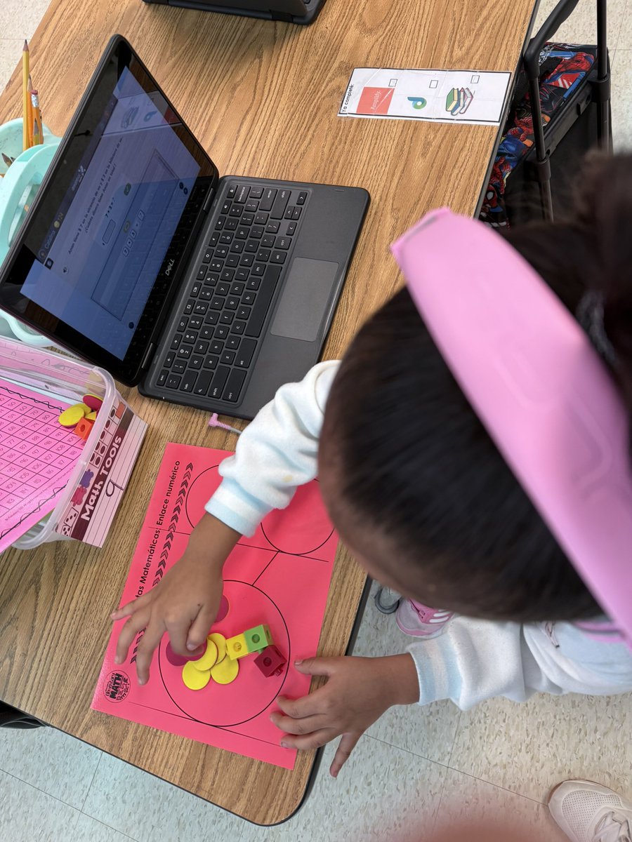 Ms_NMartinez's tweet photo. Kinder working hard to complete DreamBox lessons @WilliamsES_PISD #PISDMathChat #PISDdbchallenge https://t.co/SrYwI4OI2I
