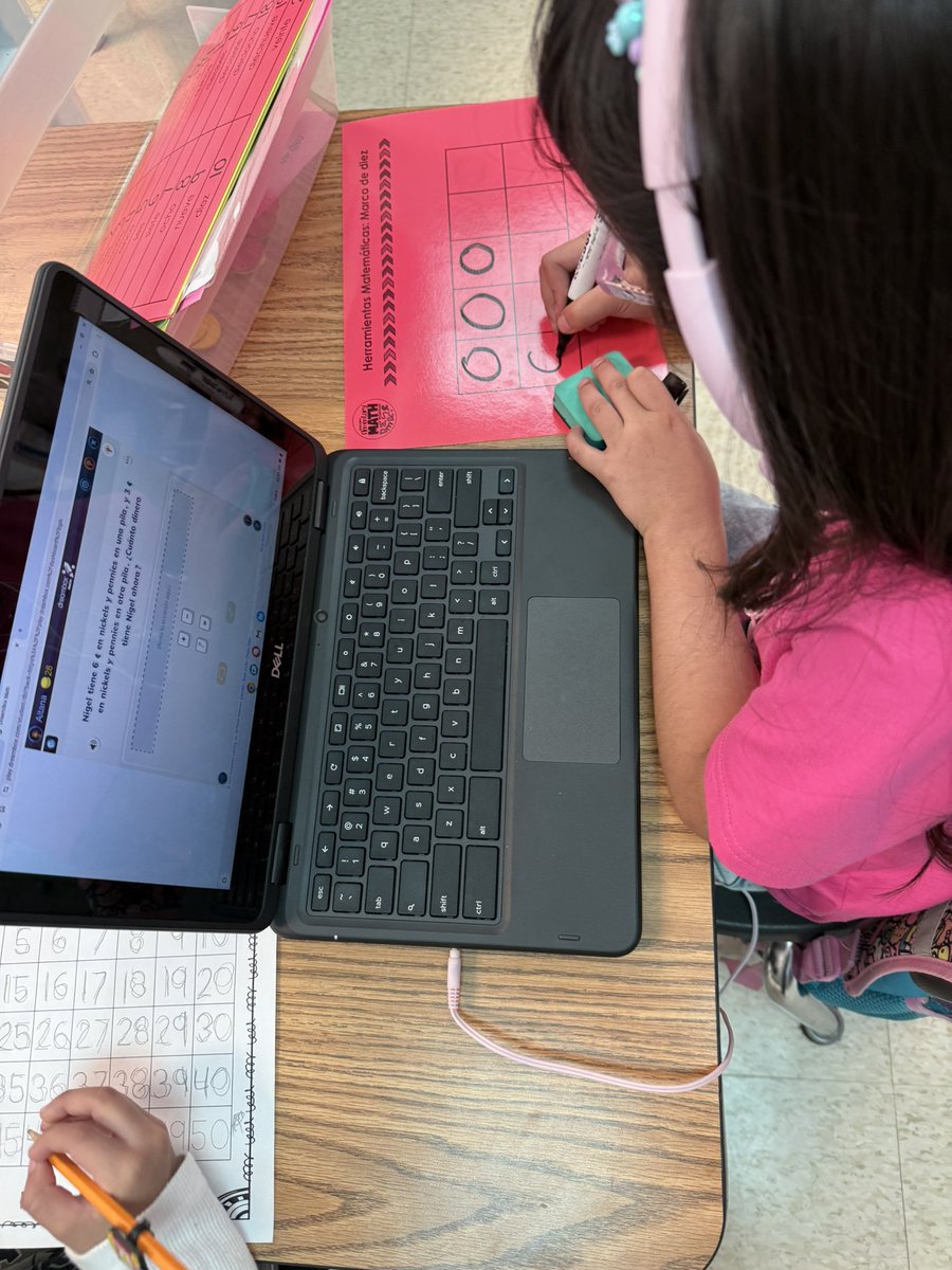 Ms_NMartinez's tweet photo. Kinder working hard to complete DreamBox lessons @WilliamsES_PISD #PISDMathChat #PISDdbchallenge https://t.co/SrYwI4OI2I
