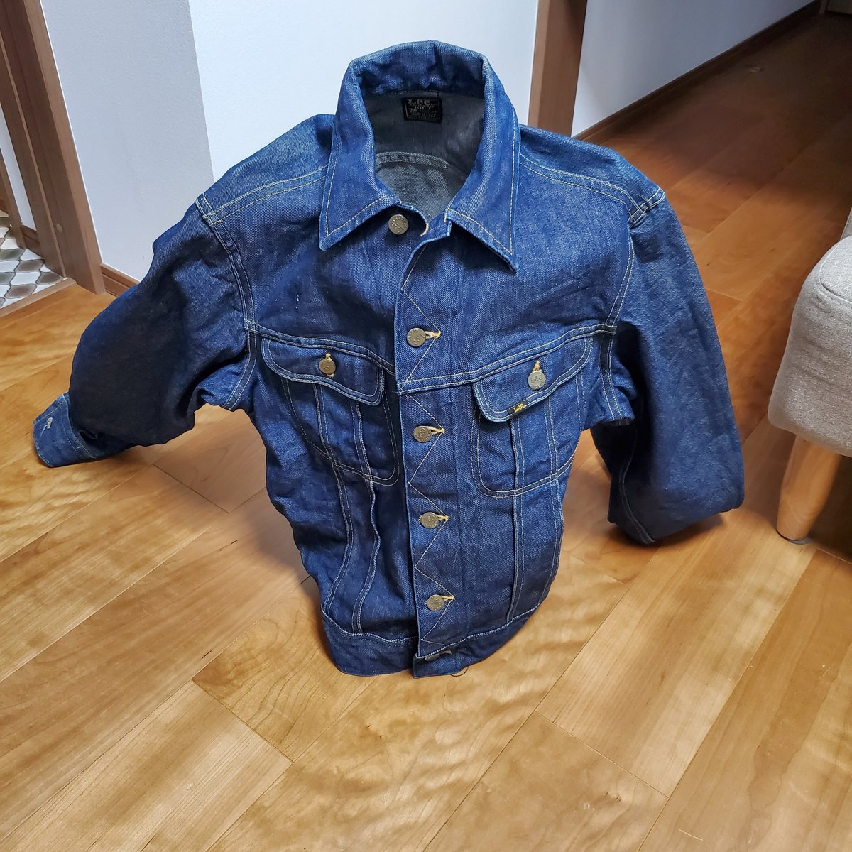 kazuki2358's tweet photo. 俺の101J 60sは、水通ししたくらいの物だから、未だに立つ🤣
サイズ38欲しい人居ます?
#Lee #101J #ジージャン https://t.co/U3eJFZIOVl