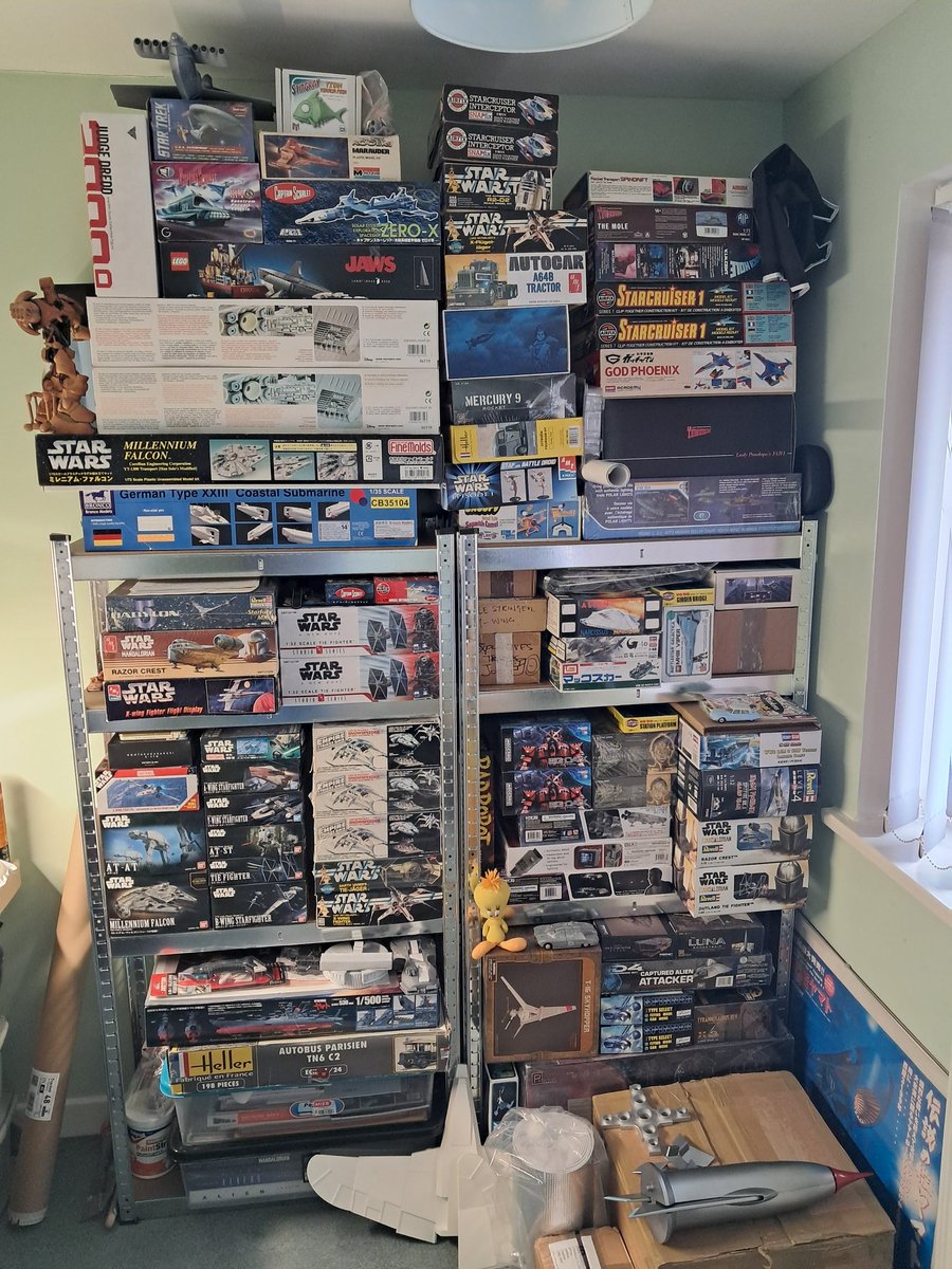 Great haul today. A MASSIVE 1/35th Type XXIII sub and two vintage SW kits. Added to my kit stash. 🥰🥰