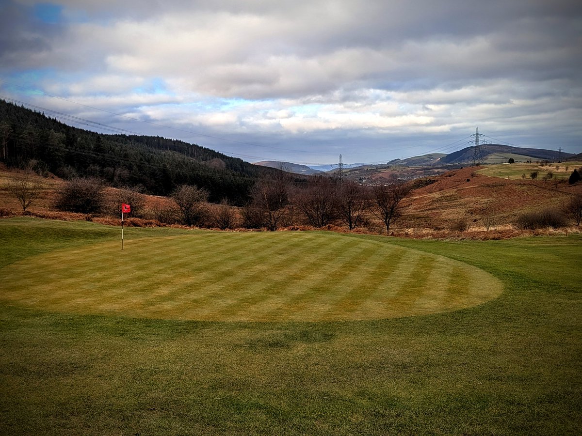 Spent 7 years in education and only found out today that the course can look good in winter after drying conditions.. mad that, might do a presentation for the members with my new found knowledge 😂 looking good for February. Have a great weekend 🤟