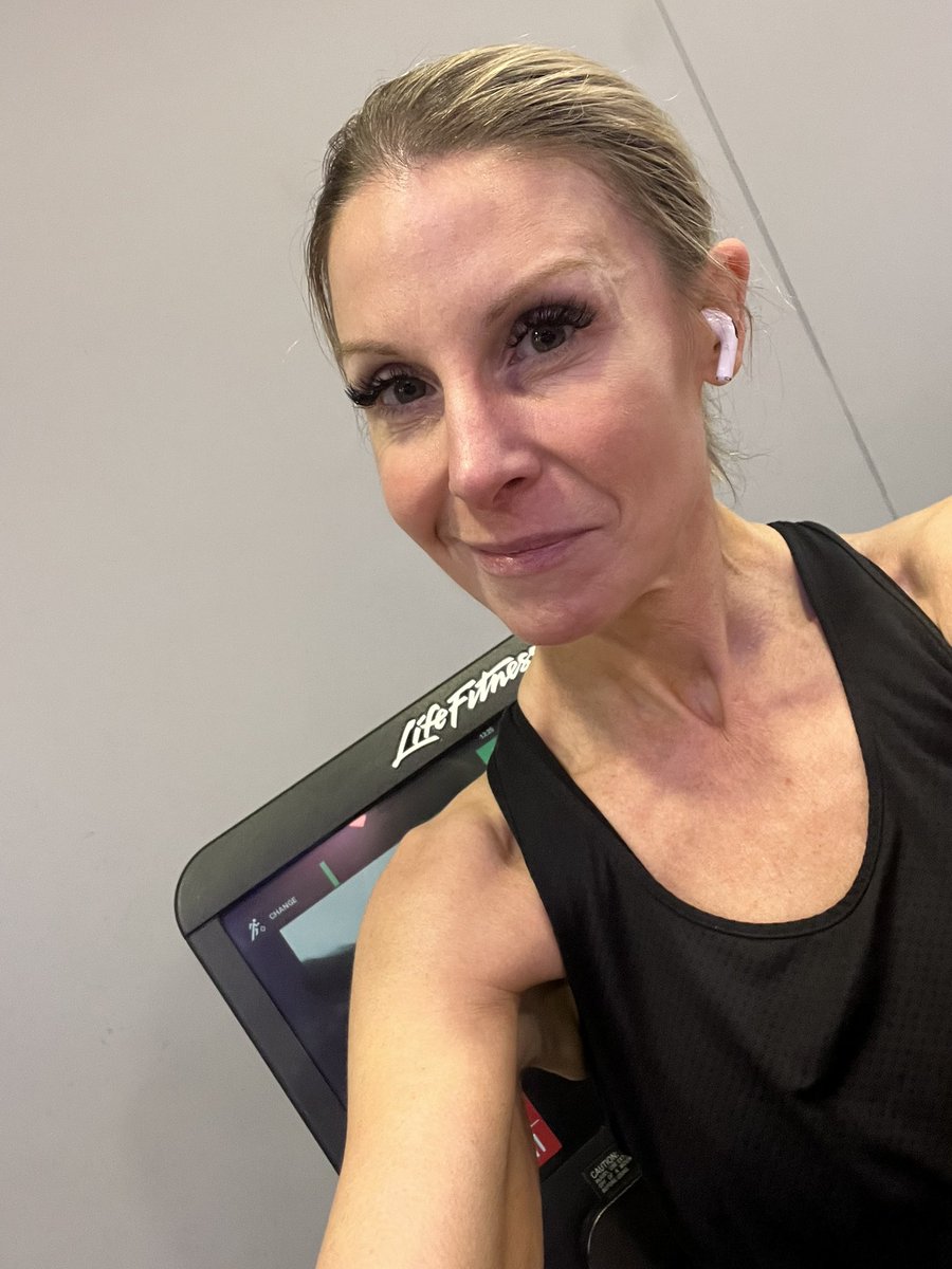 This is my wall….i stare at it every time i run 🏃‍♀️ at the moment on the gym treadmill…I’ve just done an 18 miler staring at it…😫🔫
Why??? Not just so I can eat biscuits…(that is one bonus of course) but because in a few months time I will be running the <a href="/LondonMarathon/">TCS London Marathon</a>