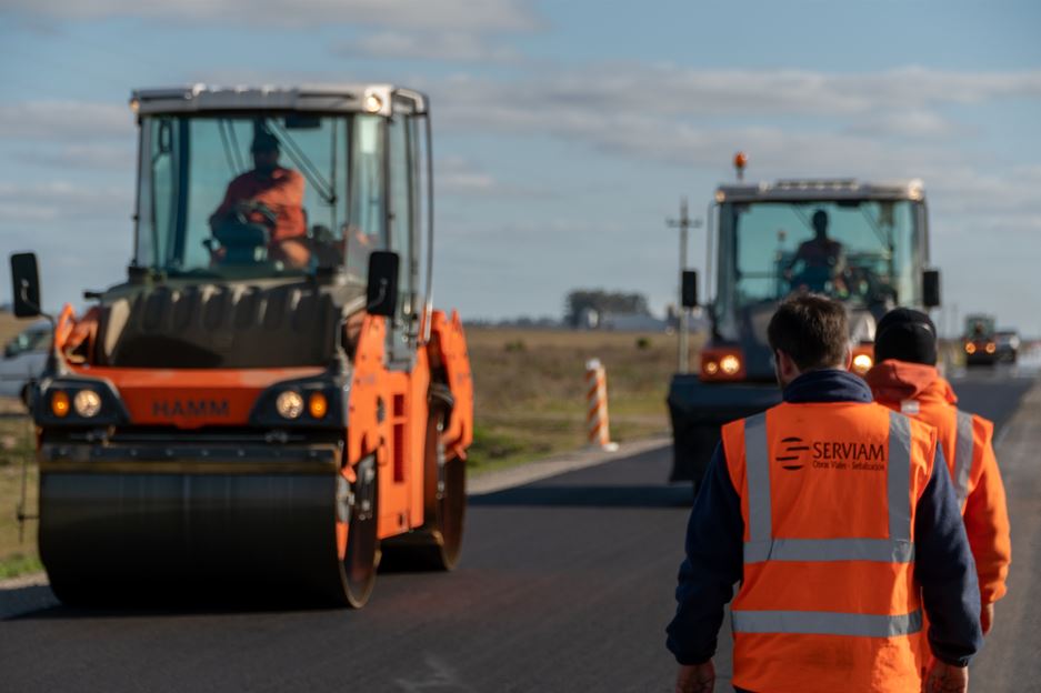 ventus_global's tweet photo. 🤝 Compartimos nota de @elpaisuy anunciando la adquisición de @Global_Ventus junto a #Serviam en 🇺🇾 hemos adquirido una participación estratégica en #Cablex 🚦
💪¡Nos llena de orgullo poder anunciar esta nueva asociación de empresas lideres en sus sectores!
🚀Estamos convencidos de que esta asociación nos permitirá fortalecer nuestras capacidades para ofrecer soluciones sostenibles e innovadoras en el sector energético, potenciando la internacionalización del talento uruguayo y la diversificación de nuestras oportunidades en energías renovables. 🌎
¡Seguimos avanzando!
#NosImportaelFuturo
Leer Nota Completa ✍️ https://t.co/zyPLbl2SOU