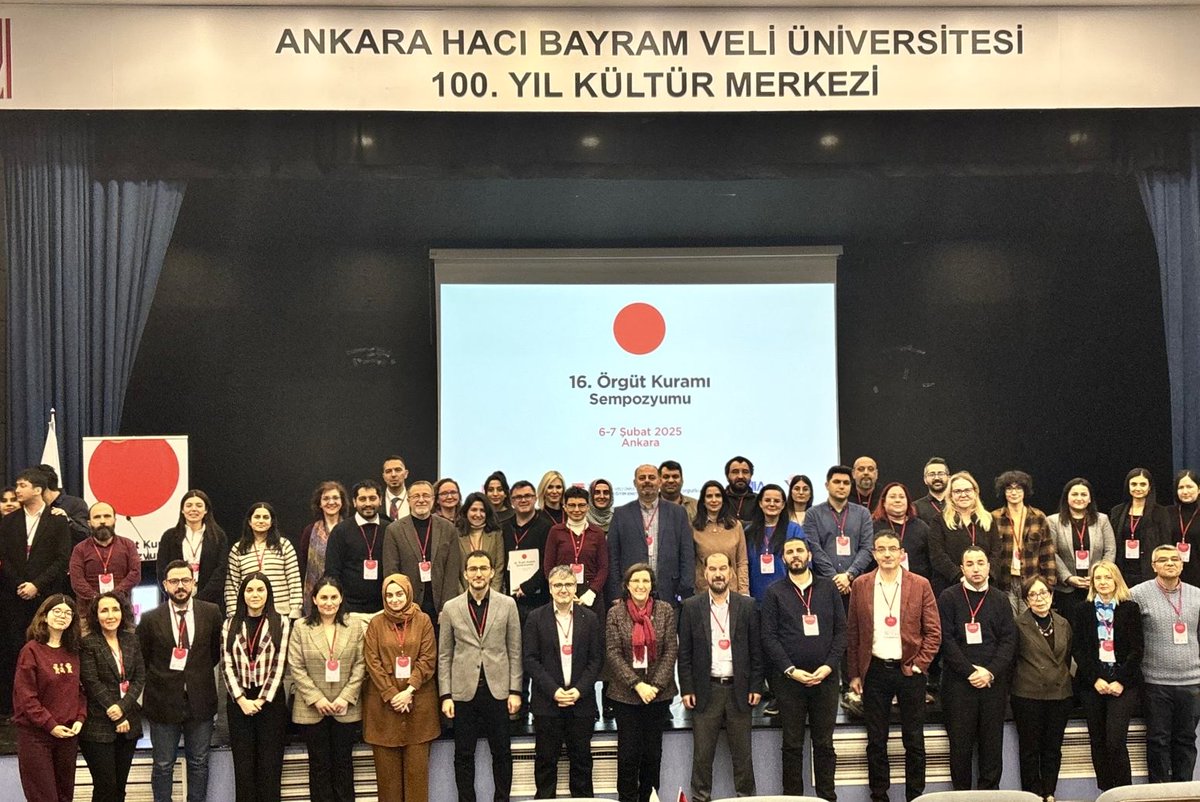 orgutkurami_oks's tweet photo. 16. Örgüt Kuramı Sempozyumu sona erdi. Konuşmacı olarak; bildirileri ile; tartışmacı olarak; oturum başkanlıkları ile; katılımcı olarak sempozyuma katkı sağlayan herkese teşekkür ederiz. @hacibayramedutr @hbv_lisansustu https://t.co/lMjr2ZFCLI