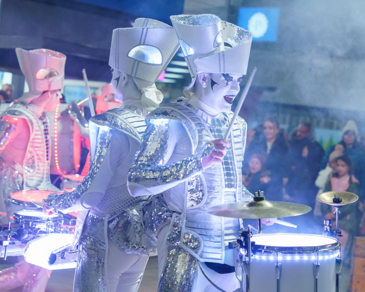 Sparks will fly this Saturday, 8th February! ⚡ ✨ 

Kick off Saturday celebrations in style with an illuminating performance from LED drumming band, Spark! Plus, get the chance to snap your very own picture with the band 📸 

For more information, visit: unionsquareaberdeen.com/whats-on/my-ni…