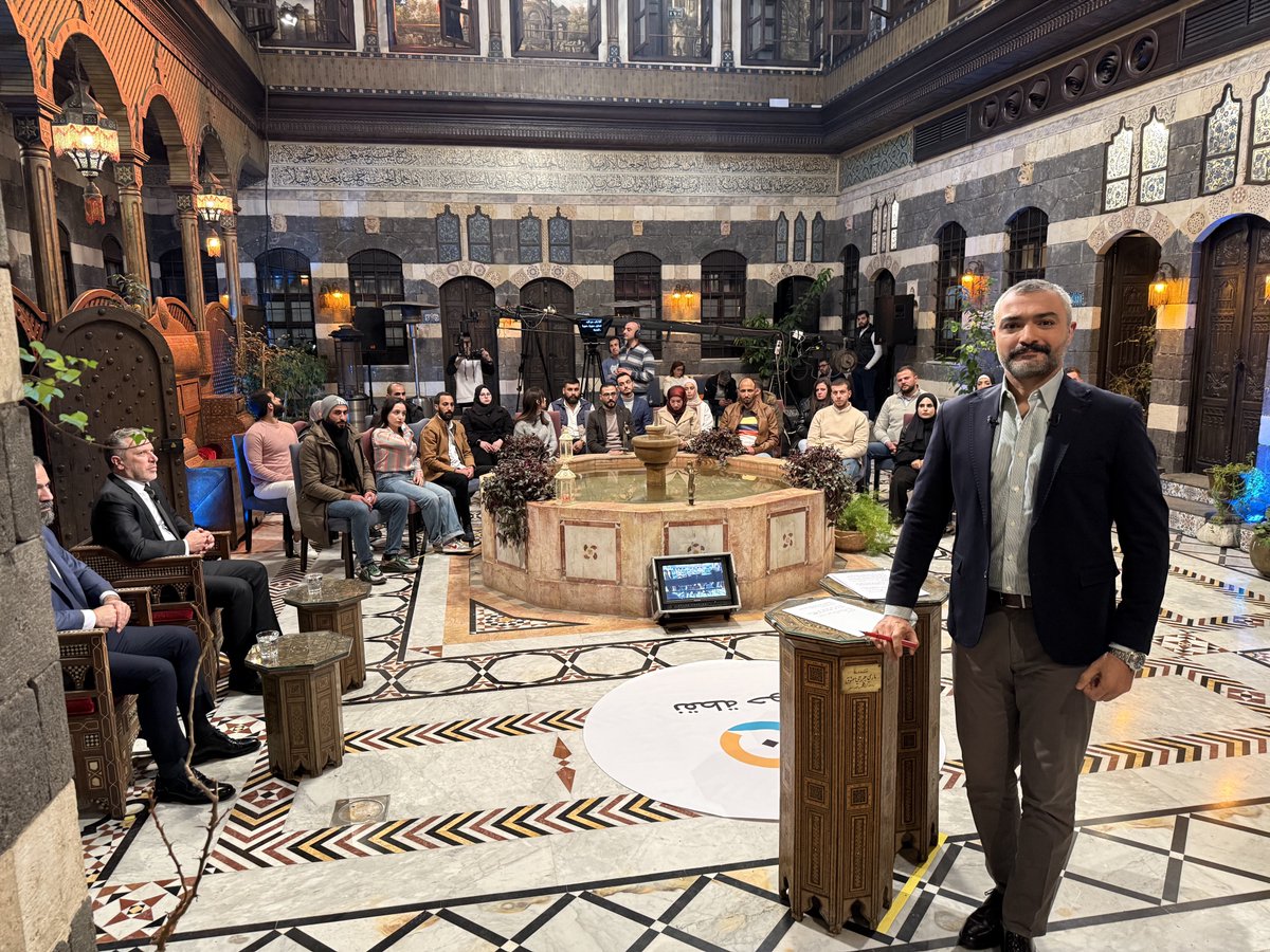 ما السبيل لتحقيق عدالة انتقالية في سوريا مابعد بشار الأسد؟  

<a href="/mabdulhamidBBC/">محمد عبد الحميد BBC</a> 

انتظروا حلقة خاصة من دمشق تستضيف جمهوراً وضيوفاً من صناع الرأي في سوريا. كونوا في الموعد، الجمعة 7 فبراير/ شباط على الساعة 16:05 بتوقيت غرينتش.  

#سوريا #العدالة_الانتقالية