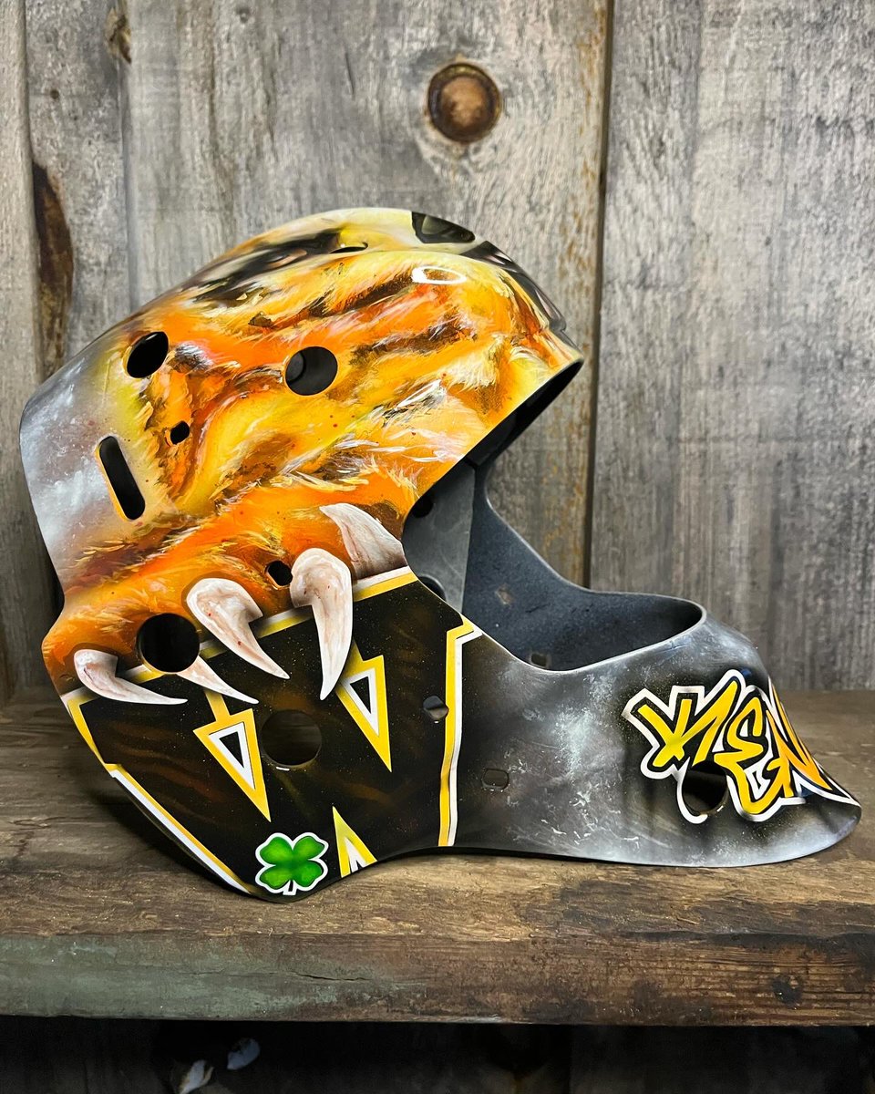 JAWZYgraphics's tweet photo. Welland Tigers mask https://t.co/vbelkr4jH0