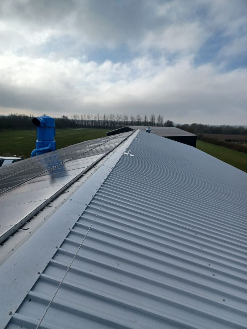 PracticalRoofCo's tweet image. Happy Friday, everyone! 
As this frosty week comes to a close, we're excited to share that our teams have been delivering exceptional craftsmanship across industrial sites from Basingstoke to Newcastle and Pembroke to Norwich – covering the length and breadth of England and Wales