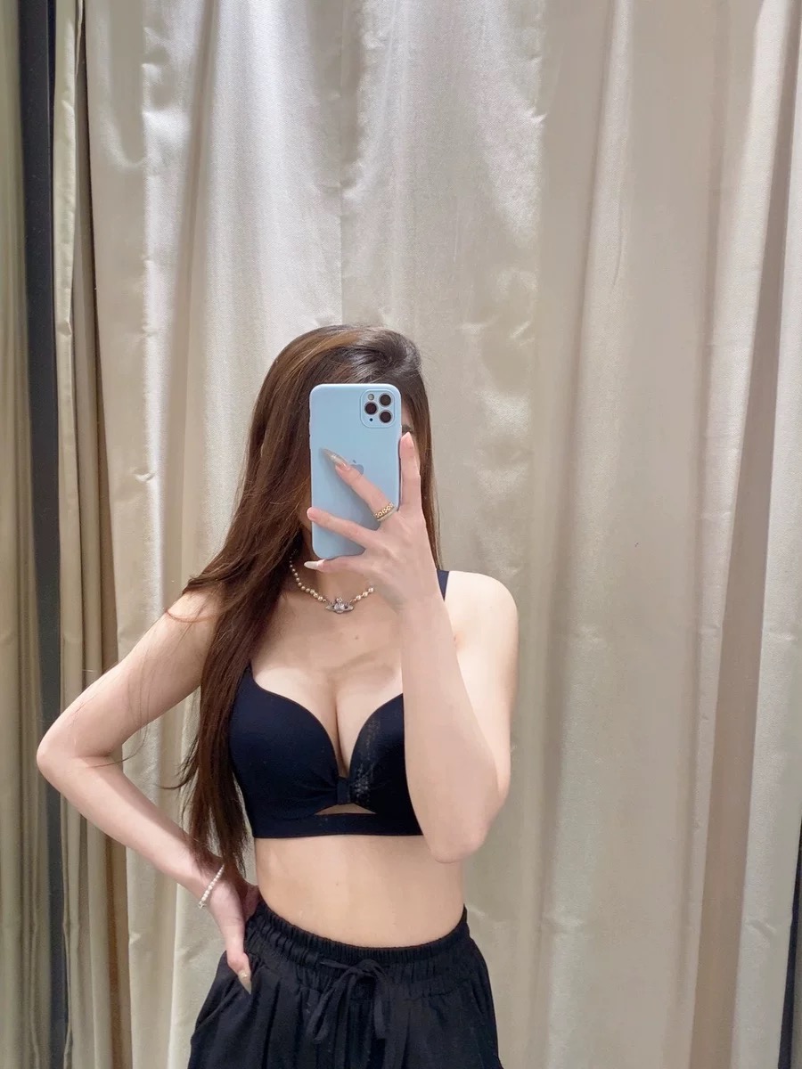 #原味丝袜 #丝袜 黑色三件套，哈哈