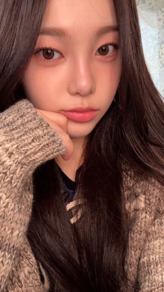 📷 - Atualização da Ian na página do Hearts2Hearts no MelOn!

#Hearts2Hearts #하츠투하츠 #H2H
#IAN #이안 @H2H_smtown