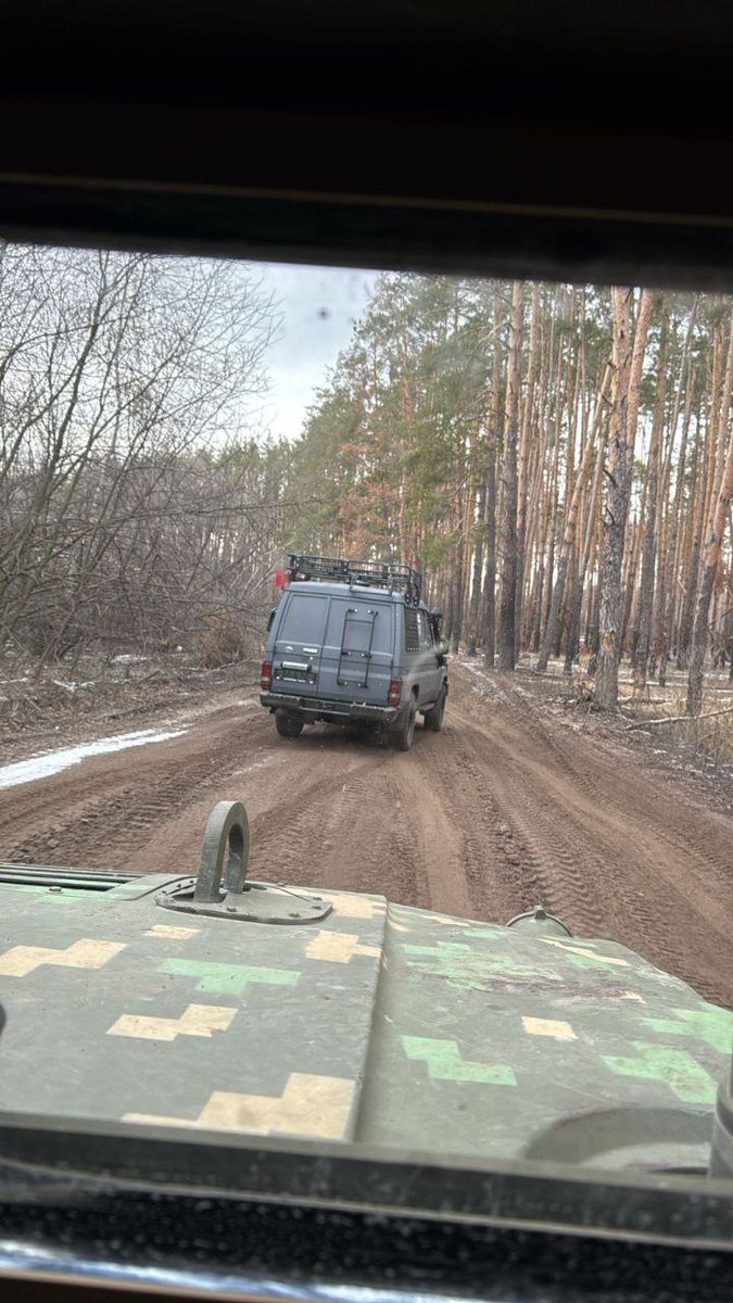 TabletkiUA's tweet photo. Тільки минулого тижня передали разом з @BackAndAlive кейсевак від https://t.co/sQxY0btFrY для 53-ї бригади, а вчора вже екіпаж врятував одного воїна. Дякуємо за ваші донати! 🫶 https://t.co/hPDo9CRFX8