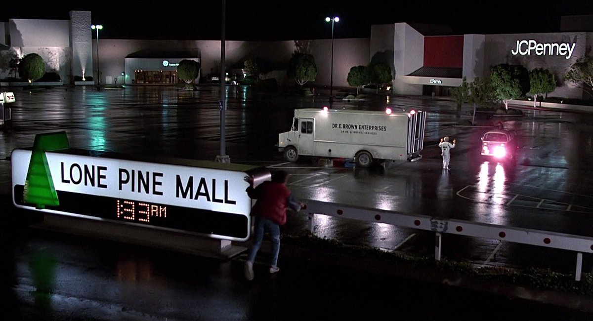 TWIN PINES MALLはLONE PINE MALLに #バック・トゥ・ザ・フューチャー