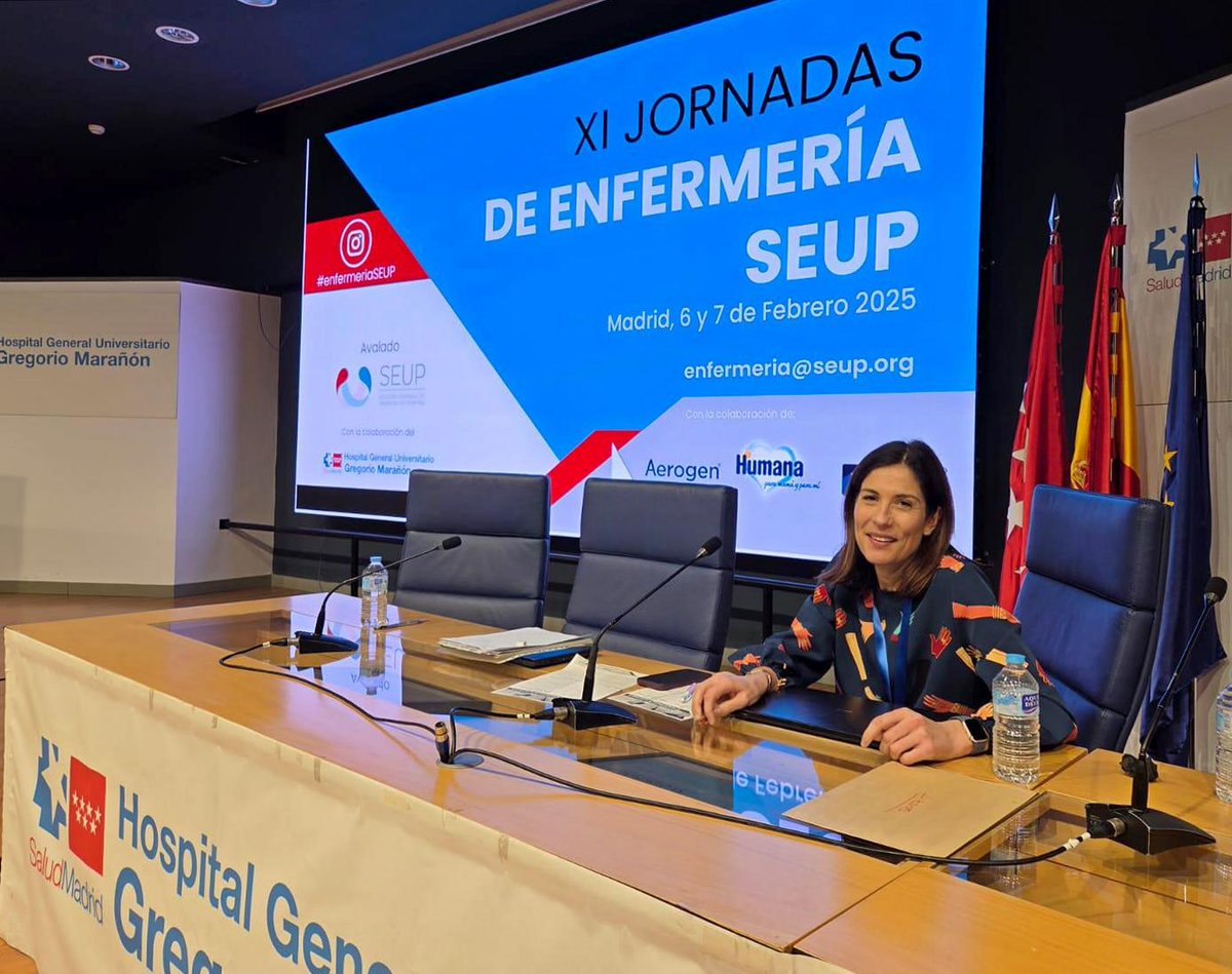 AreaUnoArrixaca's tweet photo. 👩🏽‍⚕️👩🏽‍🔬Nuestras profesionales participando en las jornadas de enfermería de la @TSEUP para mejorar la atención en las emergencias pediátricas🚑.

Formación continua para actualizar y remotivarse en la vocación. Ser parte del Comité Científico. Voz 💜
#diadelamujerylaninaenlaciencia https://t.co/Rbg3nubc6K