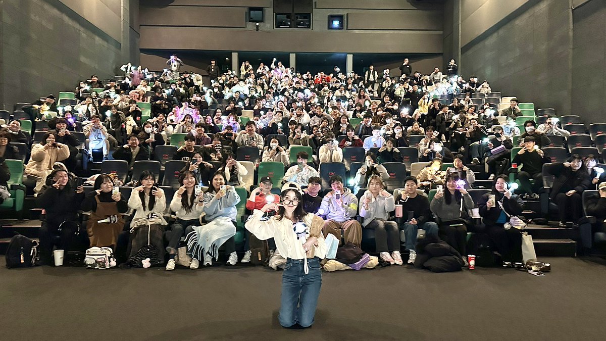 아이유(IU) tweet media