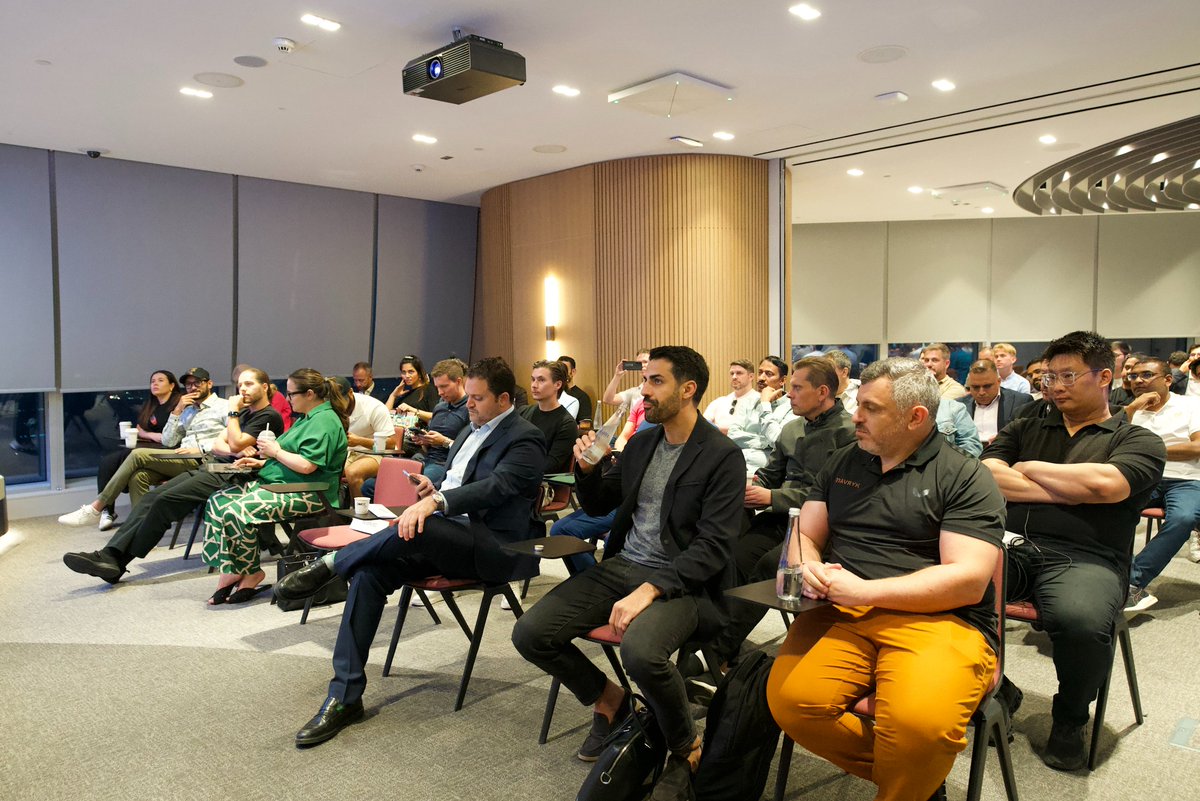 KEYDifference's tweet photo. The room was full. The energy? Relentless.
Startups came to pitch. Investors came to spot the next big thing.
The prize? Up to $100K in grants.
Welcome to Web3 Showdown—hosted by KEY Difference & @LiskHQ at DMCC Dubai. 🧵 https://t.co/A8SuZScPp6