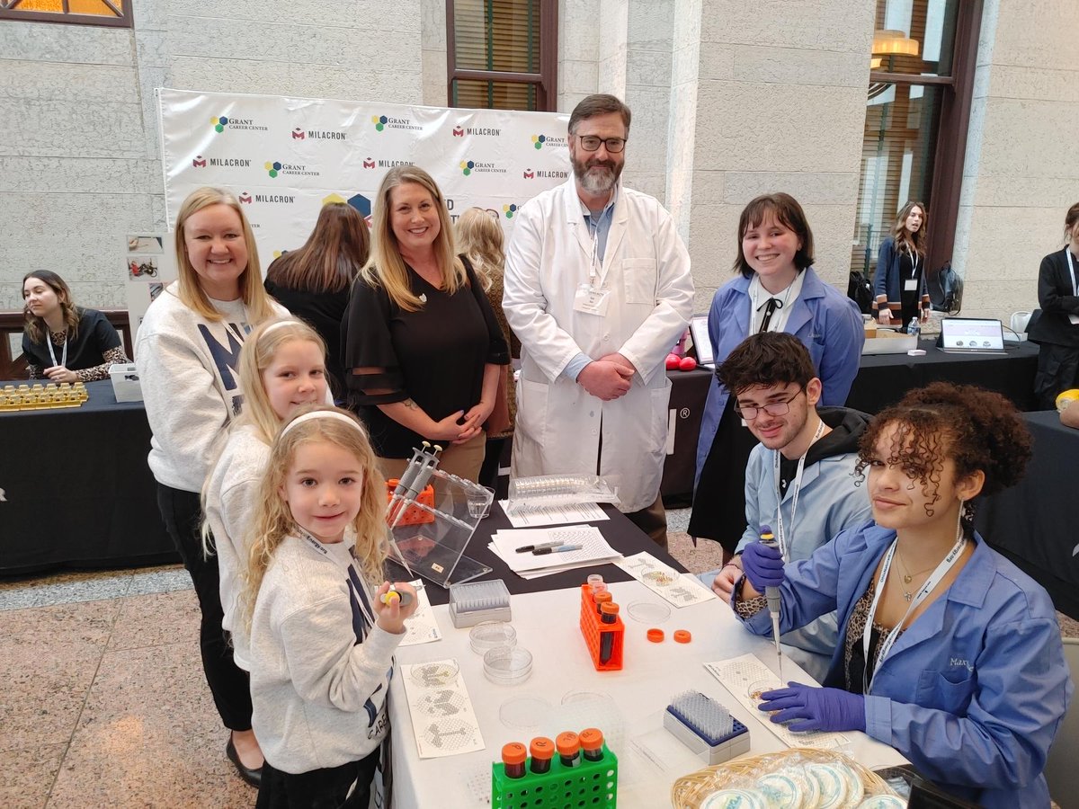 DelawareAreaCC's tweet photo. Our Biotechnology students showcased their skills at the Ohio ACTE Student Showcase at the Statehouse! Visitors tried hands-on micropipetting with a creative twist. Learn how DACC strengthens ties with legislators through career-tech education: https://t.co/H3TO7GNUDJ #DACCPride https://t.co/QbRvHsmbw3