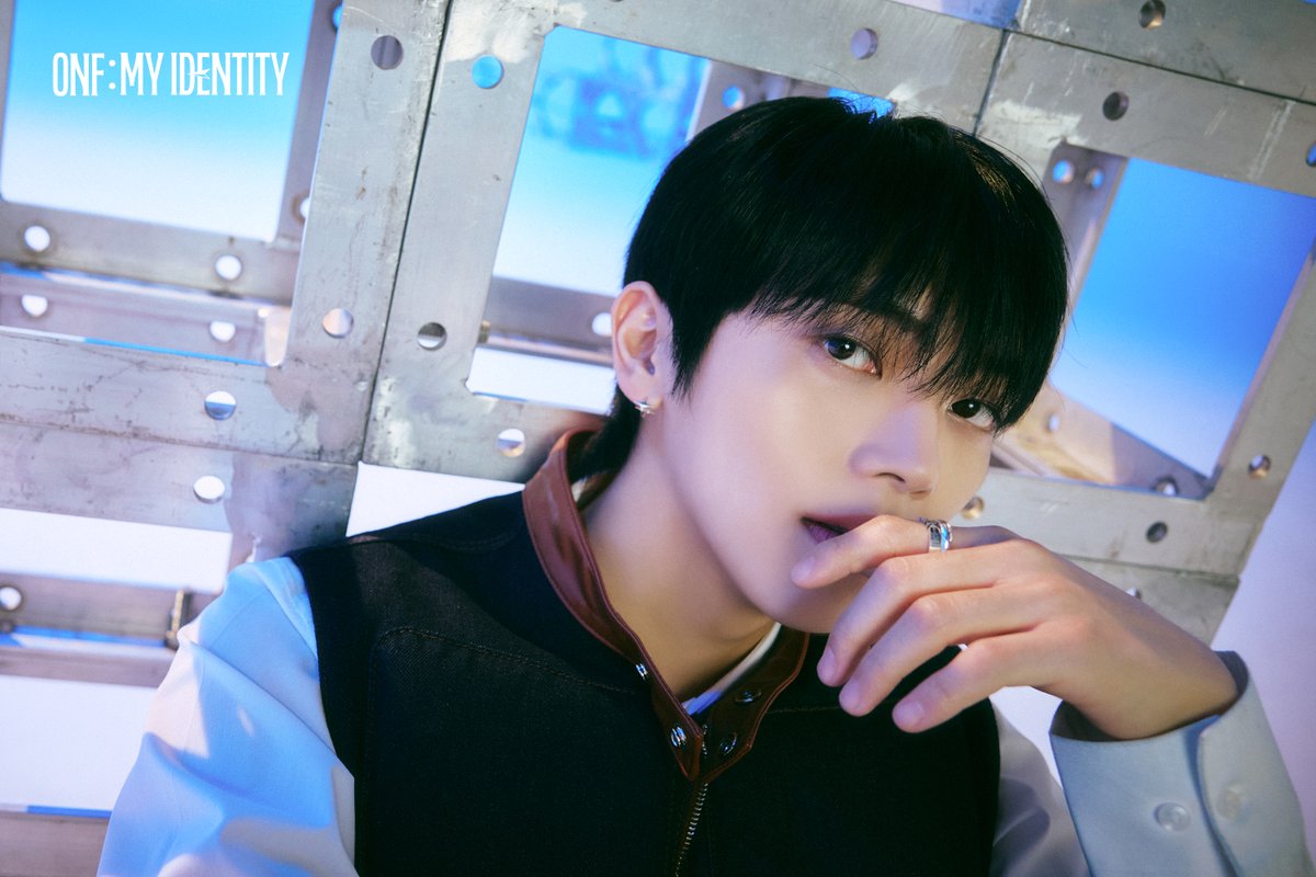 ONF_offcl's tweet photo. 온앤오프(ONF) THE 2ND ALBUM PART.1 [ONF:MY IDENTITY]

CONCEPT PHOTO 2
#PLANT_YOUR_FLAG

2025.02.18 6PM (KST)

#온앤오프 #ONF
#The_Stranger #ONF_MY_IDENTITY
#민균 #MINKYUN https://t.co/l5AI4eWMKW