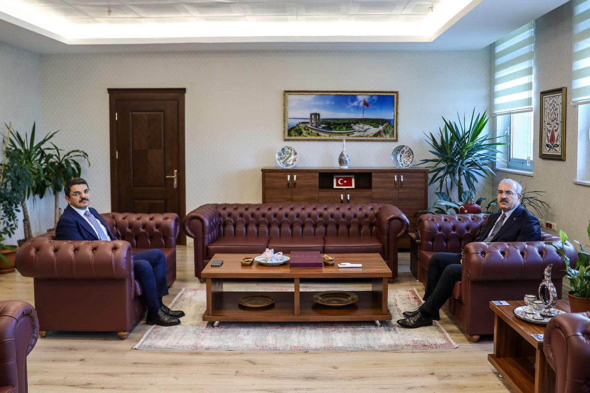 Valimiz Doç. Dr. <a href="/omertoraman25/">Ömer Toraman, Doç. Dr.</a>, #Çanakkale Cumhuriyet Başsavcılığı görevinden  #Adana Cumhuriyet Başsavcılığına atanan Altuğ Kürşat ŞAHİN'e hayırlı olsun ziyaretinde bulundu.

Görevi süresince yaptığı çalışmalardan  dolayı teşekkür eden Valimiz,  yeni görevinin hayırlı olması