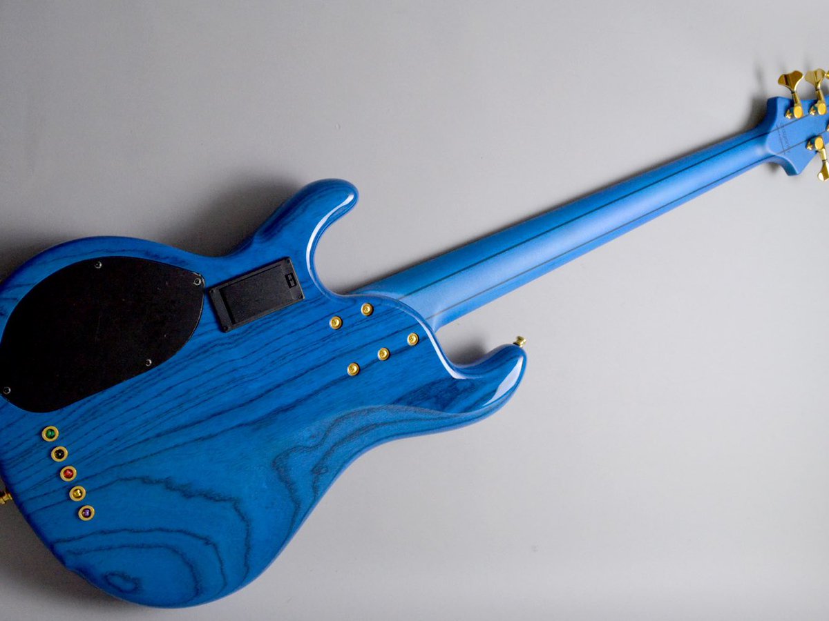 Aloud_BASS_K's tweet photo. HARRY'S ENGINEERING
dragonfly / CS-5 345 CUSTOM
社会人になって
お金を貯めて買った思い出の1本
キルテッドメイプルが美しすぎる、、、
#dragonfl
#生涯唯一無二のメインベース挙げてけ
#生涯唯一無二のメインギター挙げてけ https://t.co/TzKJJlnJxT