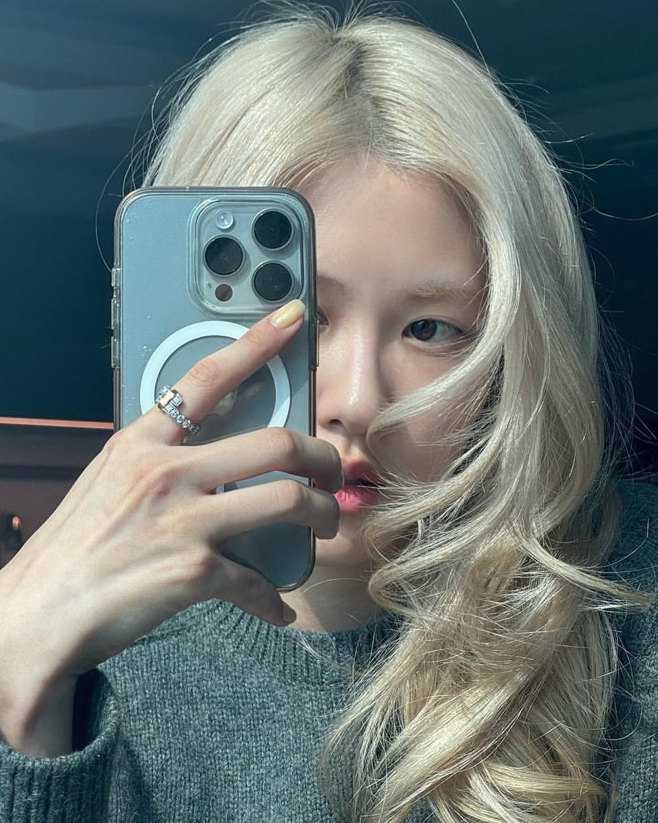 rosie tweet media
