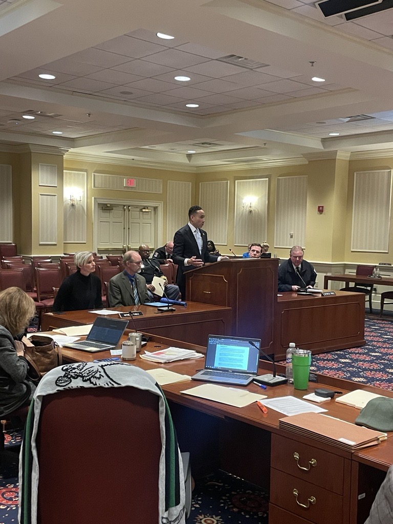 Willcsmithjr's tweet image. Maryland faces a police staffing shortage, and we need our officers focused on keeping our communities safe. SB390 allows trained technicians to assist with speed camera monitoring, freeing up law enforcement for critical public safety duties. #SB390 #SmartEnforcement #SaferMD